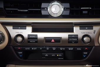 2015款雷克萨斯ES250典雅型