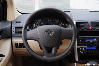 2015款绅宝D20自动两厢1.5L自动乐天版