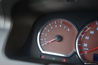 2016款菱智M5 2.0L手动7座豪华型L