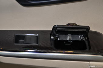 2012款凯美瑞尊瑞混动2.5HG豪华版