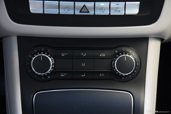 2015款奔驰B级B200动感型