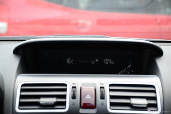 2016款斯巴鲁XV 2.0L自动舒适导航版