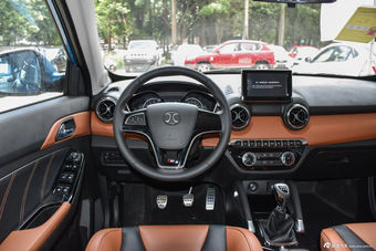 2016款北汽绅宝X35 1.5L手动豪华版