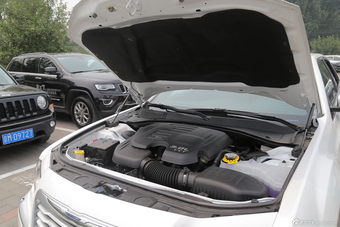 2014款克莱斯勒300C 3.0自动卓越版