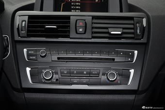 2014款宝马2系220i领先型