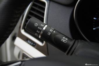 2015款哈弗H6 Coupe 2.0T手动两驱尊贵型