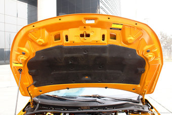 2014款比亚迪秦1.5T旗舰型