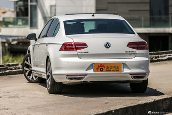 2017款迈腾2.0T自动380TSI DSG旗舰型