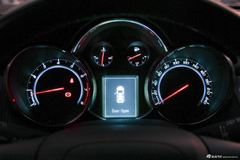 2013款科鲁兹掀背1.6L自动豪华版