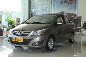 2013款北京汽车E系列1.5L自动乐尚版三厢