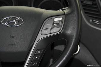 2013款改款全新胜达 2.0T 自动四驱顶级型