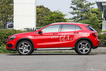 2015款奔驰GLA260 2.0T自动4MATIC 运动型