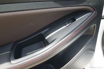 2014款奔腾B70 1.8T自动运动尊贵型