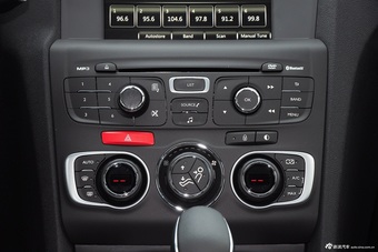 2015款雪铁龙C4L 1.2T自动尊贵版