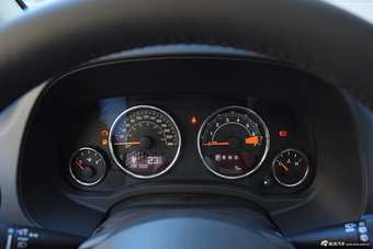 2015款指南者2.0L两驱豪华型