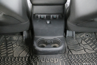 2014款牧马人2.8TD撒哈拉四门版