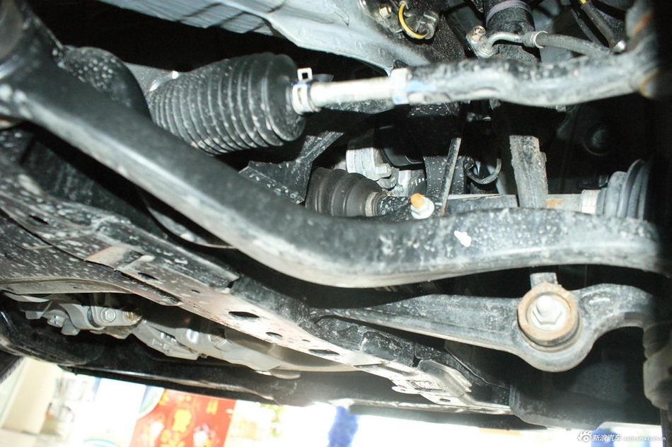 2013款奔腾B50 1.8L自动尊贵型