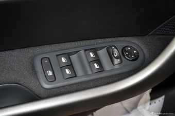 2013款东风标致408 2.0L手动舒适版图片