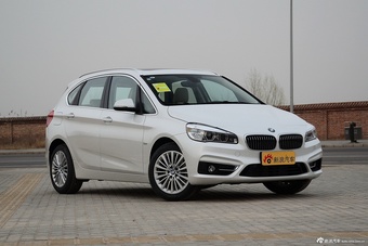 宝马2系旅行车220i 2.0T自动豪华设计套装