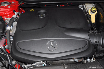 2016款奔驰GLA级 GLA260 2.0T自动4MATIC运动型