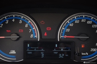 2015款宝骏730 1.8L手动舒适型