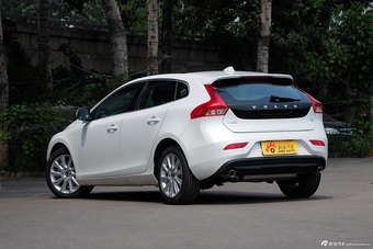 2016款沃尔沃V40 2.0T T4智雅版