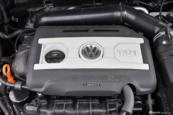 2015款迈腾2.0TSI尊贵型