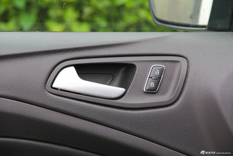 2013款福特翼虎2.0 GTDi自动运动型