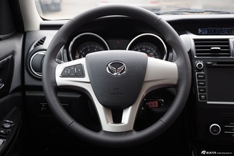 2014款北汽幻速S3 1.5L手动豪华型（国5）