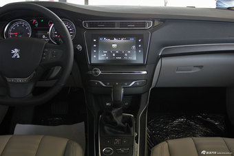 2014款东风标致408 1.6T自动尊贵版