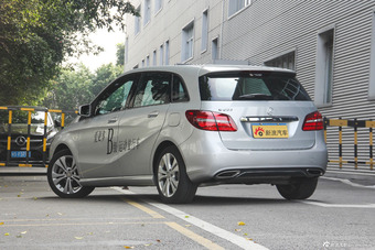 2015款奔驰B级B200 1.6T自动时尚型