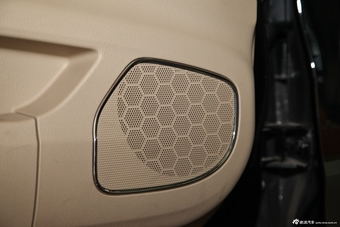 2012款荣威950 2.4L LUX豪华版