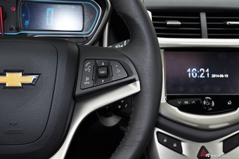 2014款爱唯欧三厢1.6L自动风尚型