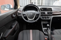 2016款宝骏630 1.5L手动标准型