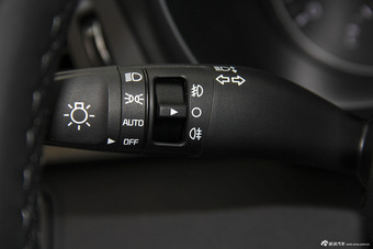 2016款起亚K5 2.0L自动LUXURY