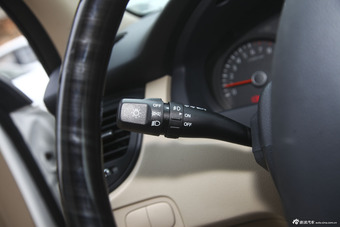 2013款狮跑 2.0L手动两驱GL