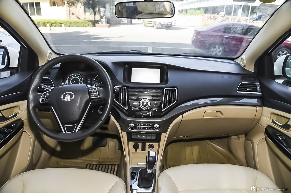 2015款长城C30 1.5L自动舒适型