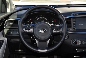 2015款索兰托L 2.4L GDI汽油四驱精英版