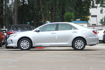 2015款凯美瑞2.0L自动领先型