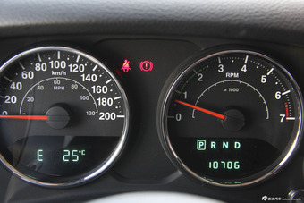 2014款牧马人3.0L撒哈拉四门版