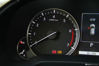 2016款雷克萨斯RX 2.0T自动200t两驱精英版