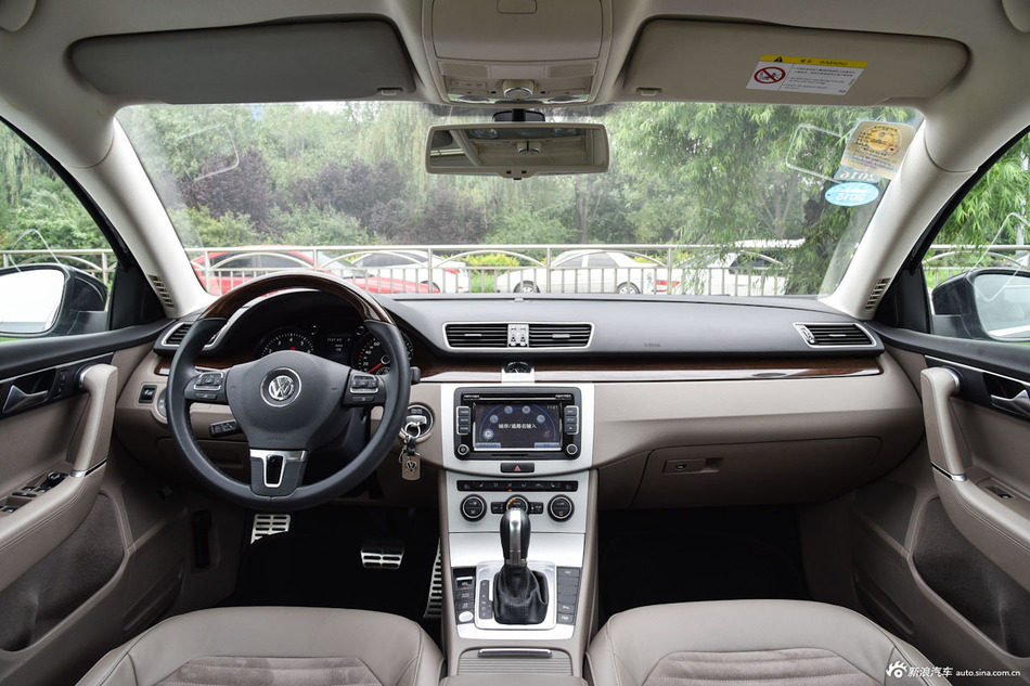 2015款迈腾2.0TSI尊贵型