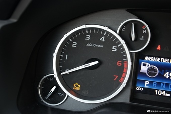 2016款坦途5.7L自动标准版