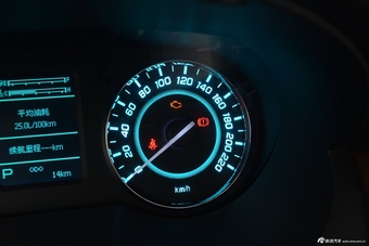 2016款瑞风M5 2.0T自动汽油公务版