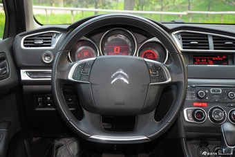 2014款雪铁龙C4L 1.6THP自动智驱劲智版