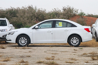 2016款科鲁兹1.5L手动经典SL MT