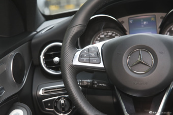 2015款奔驰C级C200 2.0T自动运动版 4MATIC