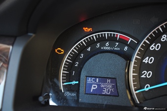 2015款凯美瑞2.0E精英版