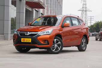 2016款比亚迪宋1.5TI手动尊贵型