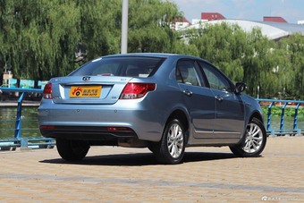 2015款吉利远景1.3T手动尊贵型